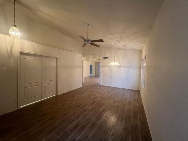 Building Photo - CATALINA FOOTHILLS 3 BEDROOM 2 BATH WITH DEN NEAR SABINO CANYON