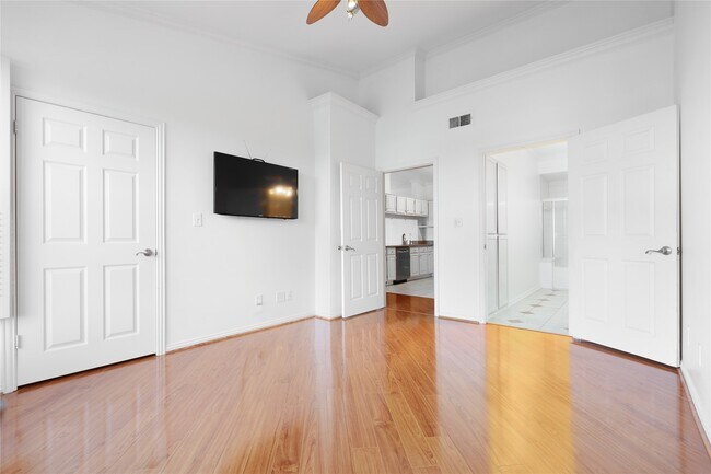 Building Photo - 2111 Welch St