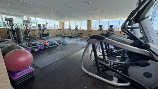 Building Photo - 400 Sunny Isles Blvd