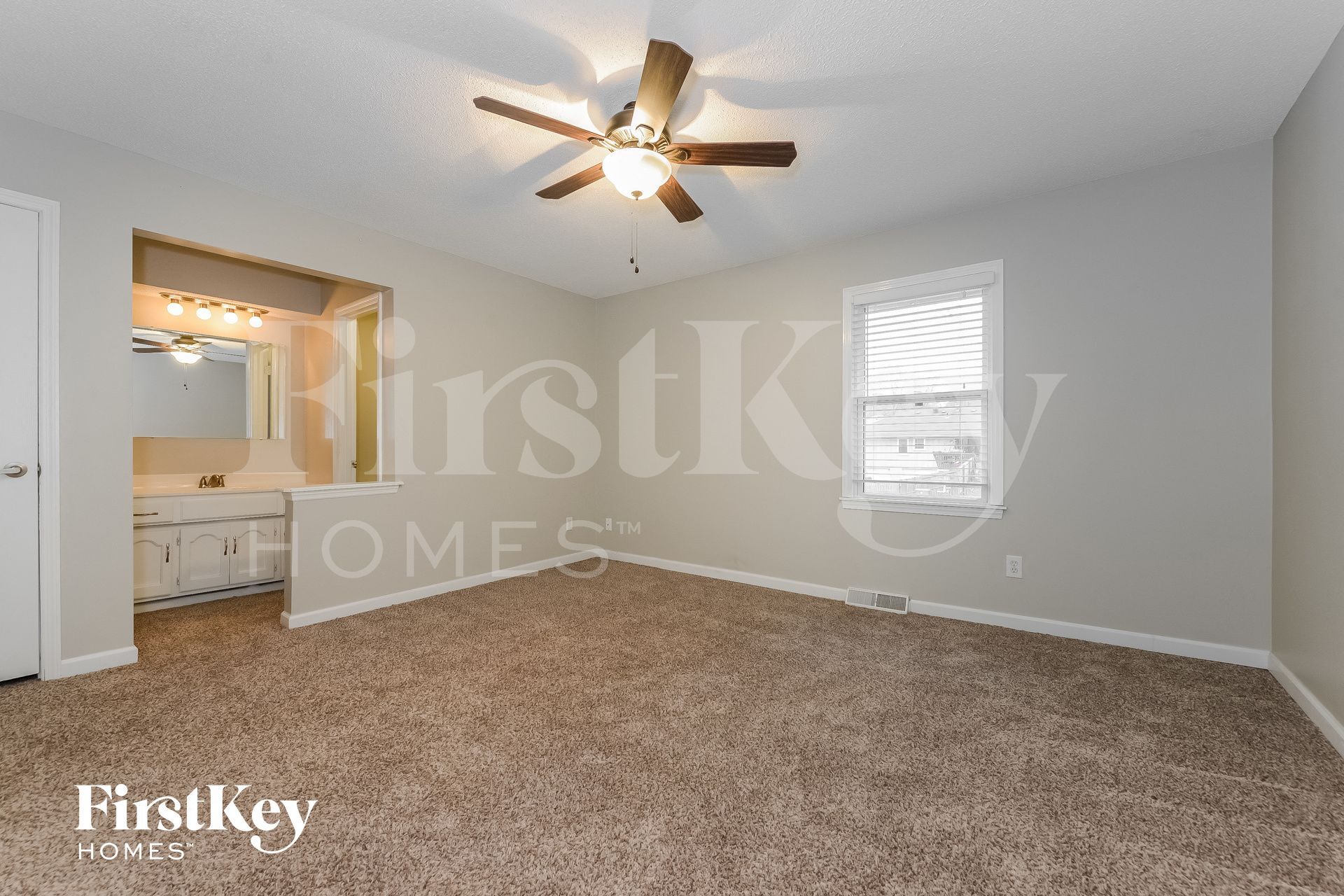 Building Photo - 1300 SW 22nd St