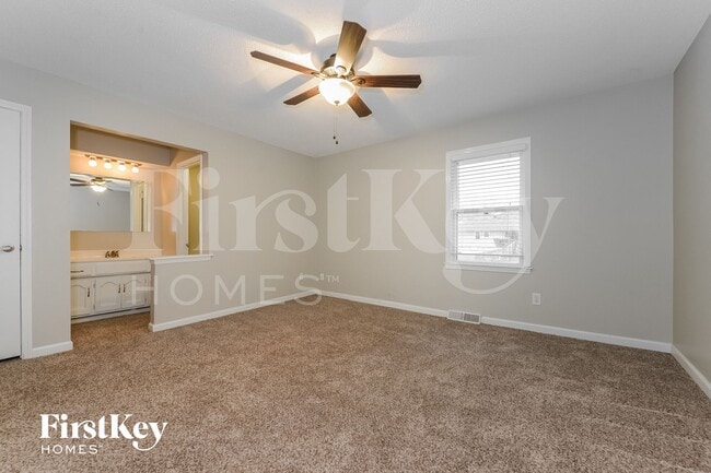 Building Photo - 1300 SW 22nd St