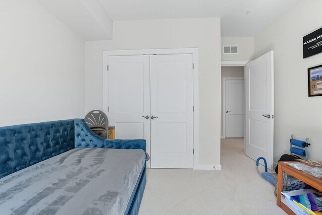 Building Photo - 707 Thomas Ln