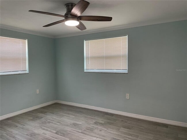 Building Photo - 1327 Honor Dr