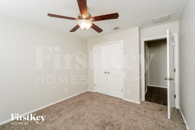 Building Photo - 10443 Bulwark Peak