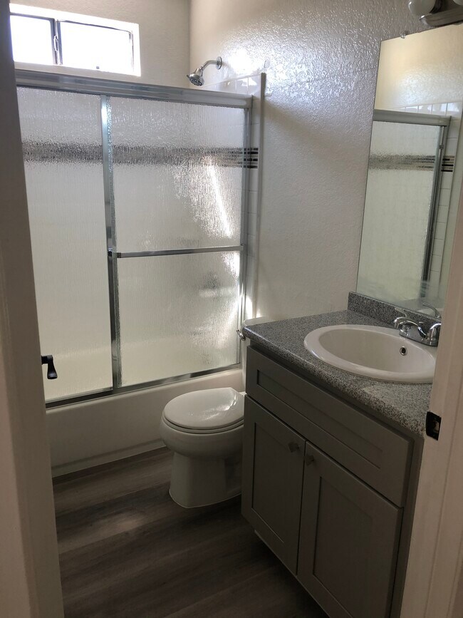 Building Photo - 1320 Venice Blvd