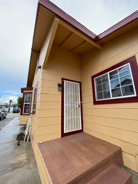 Side door - 3538 W 118th Pl