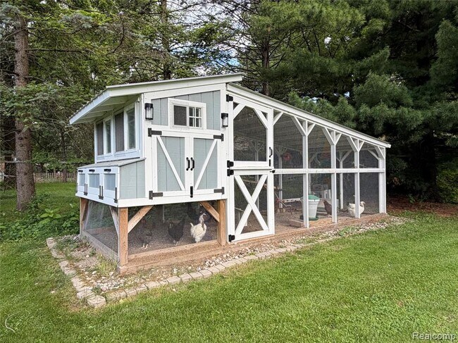 Building Photo - 306 Michelson Rd