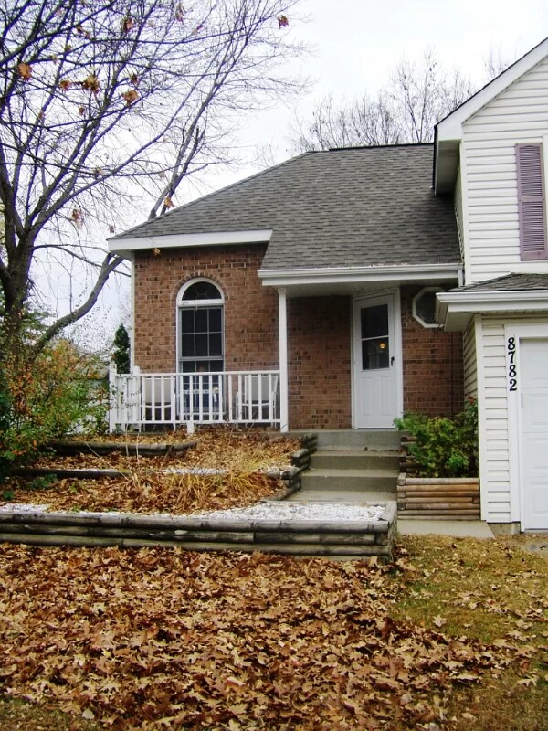 Building Photo - 8782 Hawthorne Dr