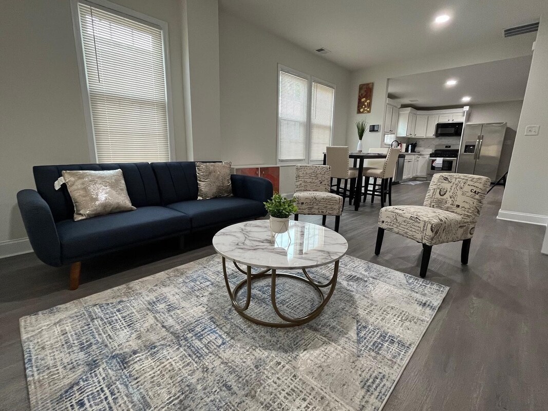 Building Photo - 5207 38th Ave