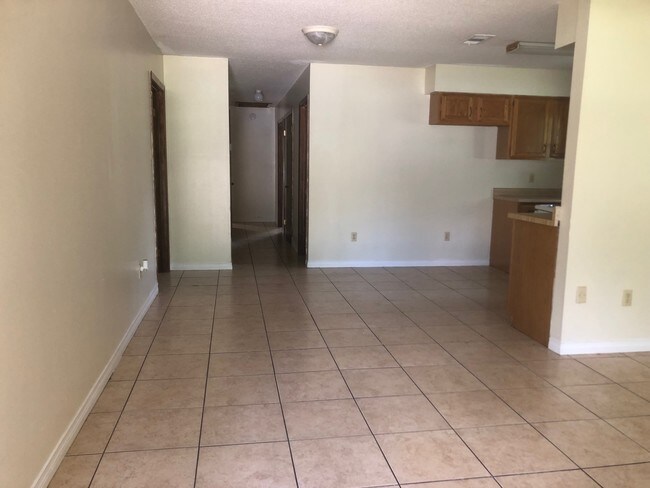 Building Photo - 490 S 9th St