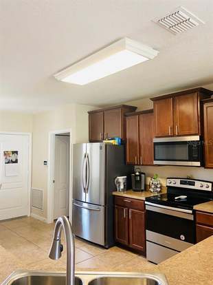 Building Photo - 1562 Tamarind Rd
