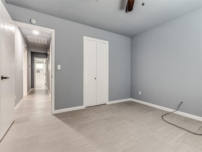 Building Photo - 14008 Gateway Dr