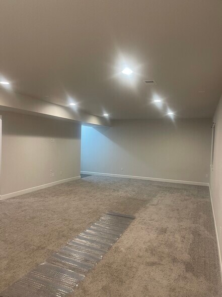 LARGE LIVING ROOM - 3868 Grand Baker St