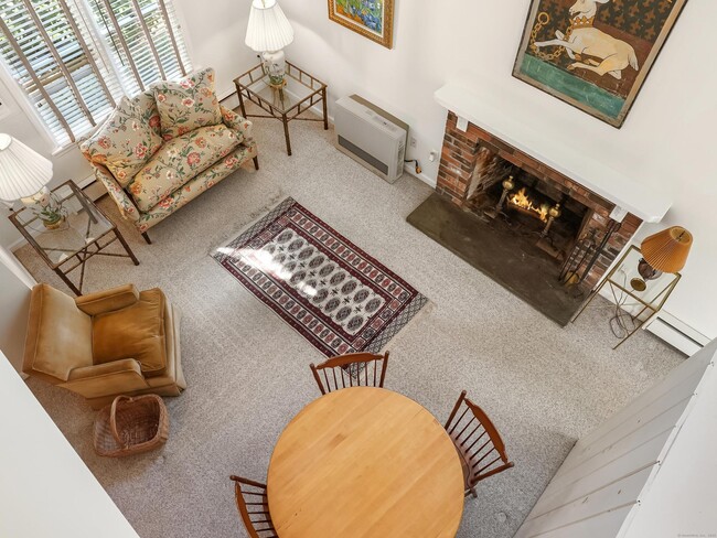 Primary Photo - 106 Spoonwood Rd