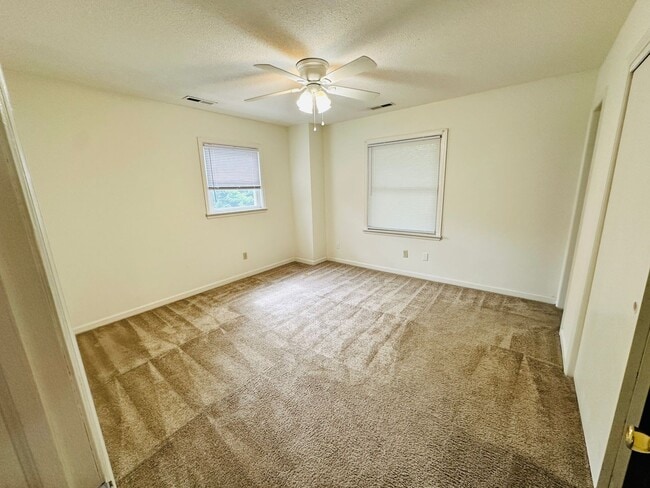 Building Photo - 604 Kelsey Ln