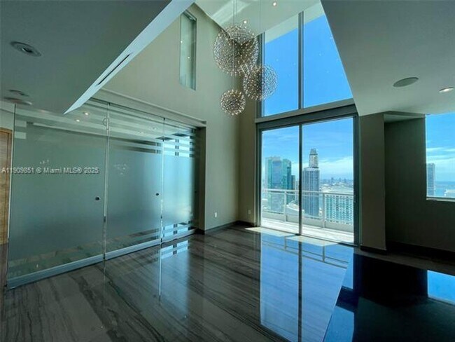 Building Photo - 92 SW 3rd St