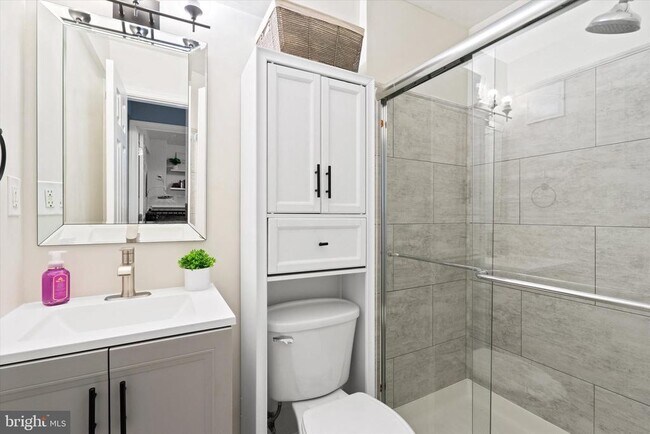 Building Photo - 3332 Spring Ln