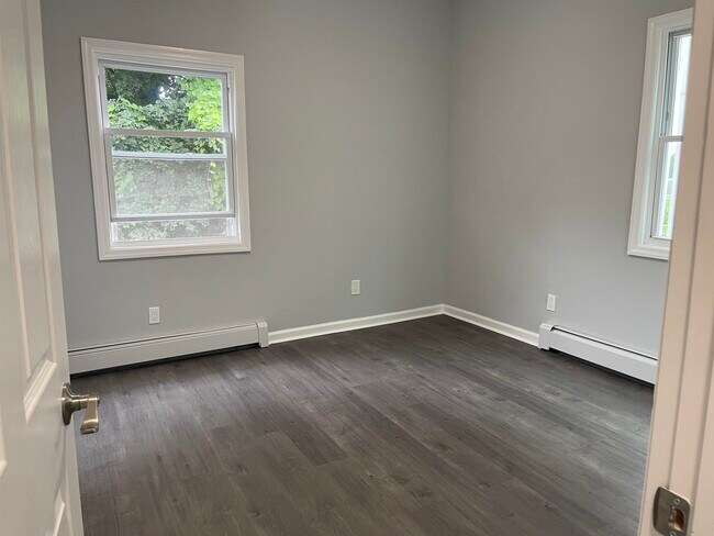 Building Photo - 54 Mt Prospect Ave