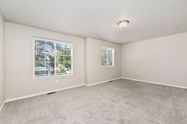 Building Photo - 1878 Twin Lakes Cir