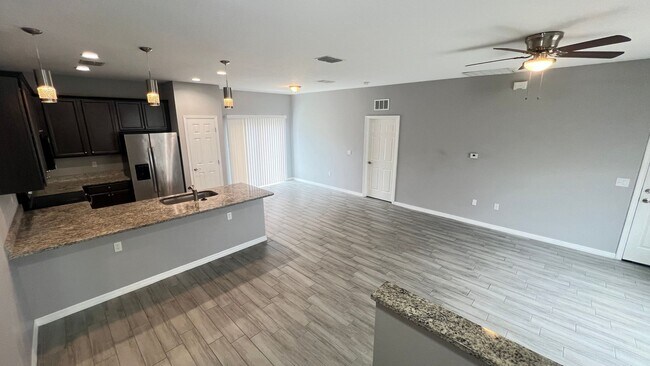 Building Photo - Beautiful 3 Bedroom, 2 Bathroom Home in Palm Bay!!