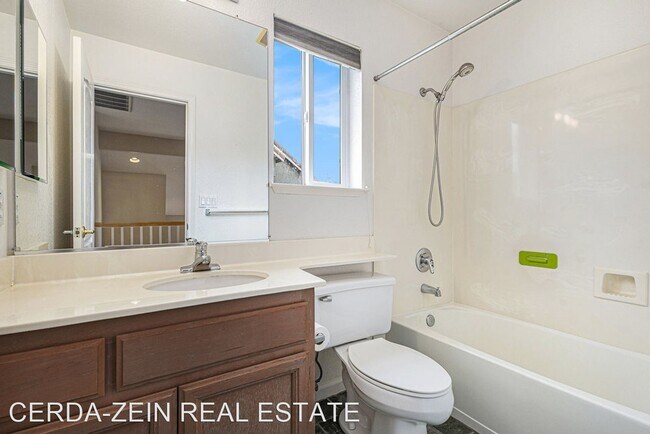 Building Photo - 3 br, 2.5 bath House - 7 Ratto Road