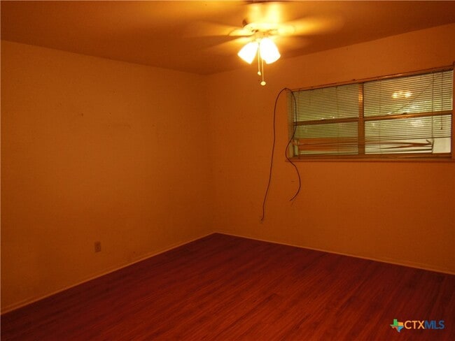 Building Photo - 507 Buttercup Ln