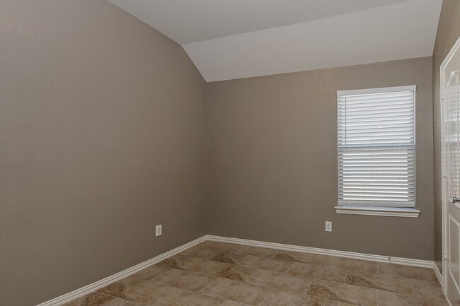 Building Photo - 9606 Arched Oak Dr