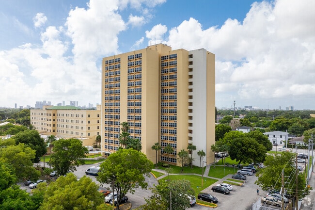 Building Photo - Ward Tower I
