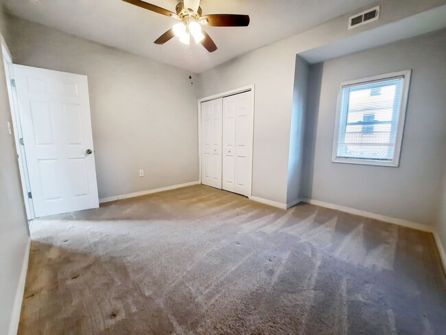 Building Photo - Upgraded 4BR/2.5BA SFH with 1st fl BR. Nea...