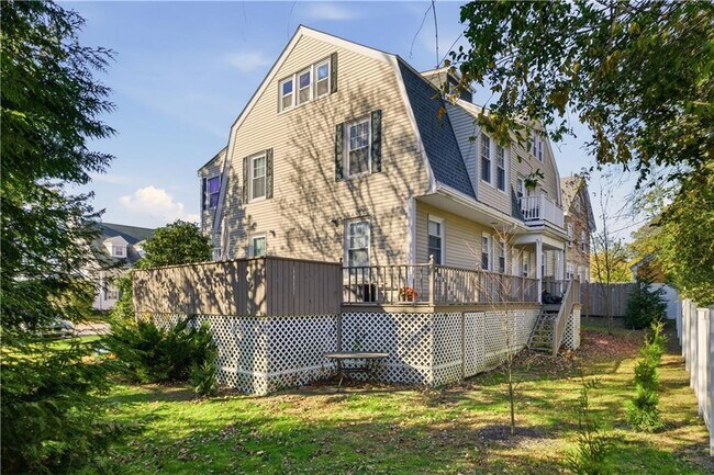 Building Photo - 31 Bayside Ave