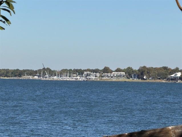 Building Photo - 18136 Lakefront Ct