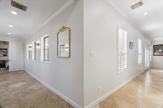 Building Photo - 600 Royal Oaks Dr