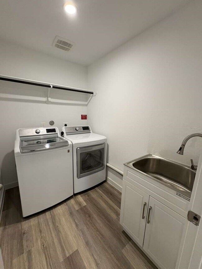 Building Photo - 3231 Langley Bnd Ln