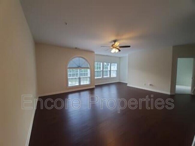 Building Photo - 2608 Pennoak Ln