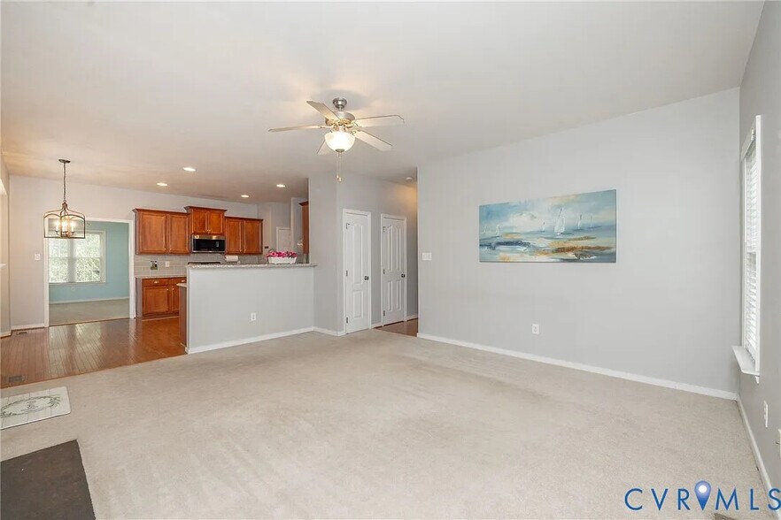 family room - 3620 Tanby Rd