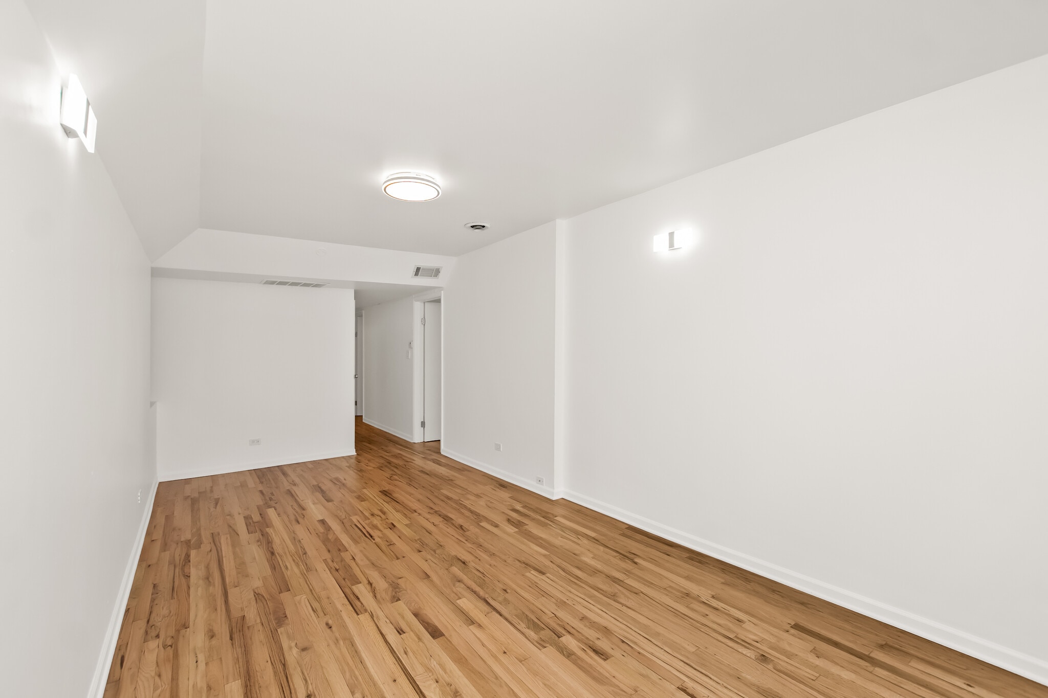 Building Photo - 1739 W Beach Ave