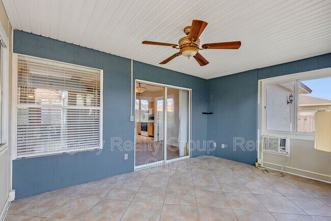 Building Photo - 12312 Harbor Winds Dr N