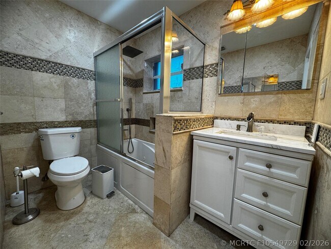 Building Photo - 4250 NW 9th Ct