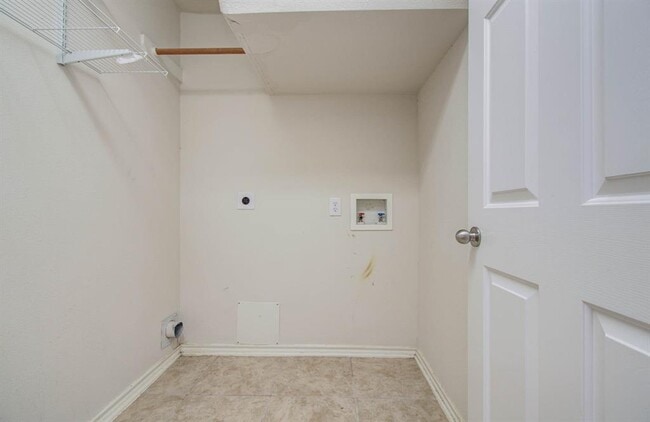 Building Photo - 12026 Parkers Hideaway Dr
