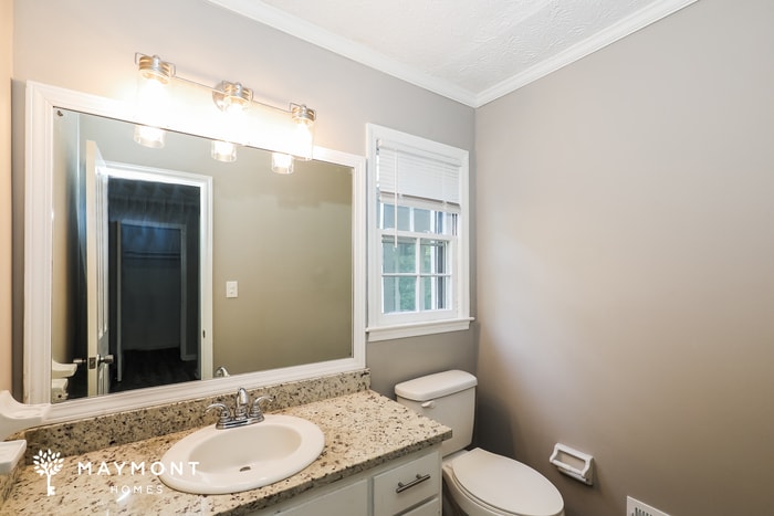 Building Photo - 535 Westbridge Dr