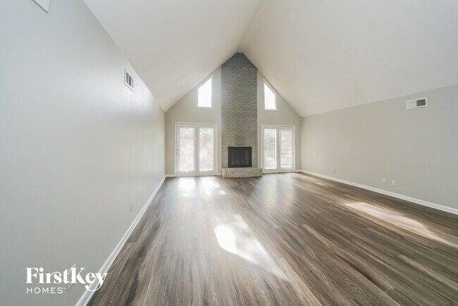Building Photo - 2241 Chippingham Pl