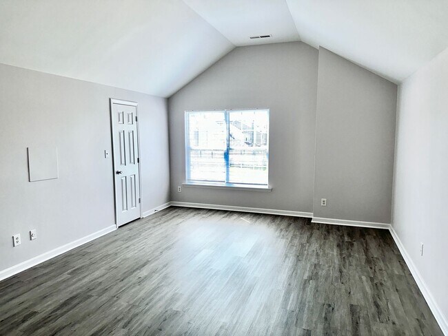 Building Photo - Updated 4BD, 2.5BA Raleigh Home With a 2-C...