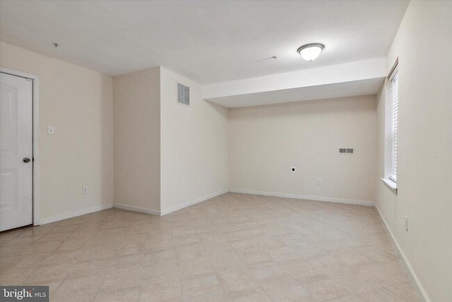 Building Photo - 145 Mercer Ct