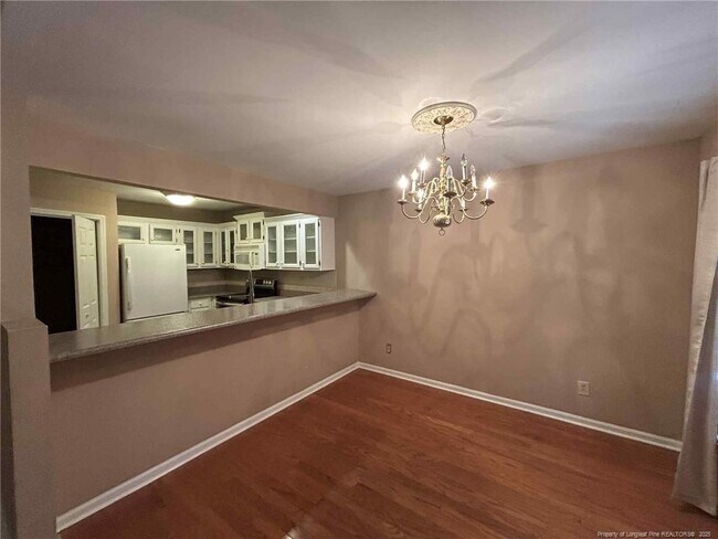 Building Photo - 2410 Fairfax Pl