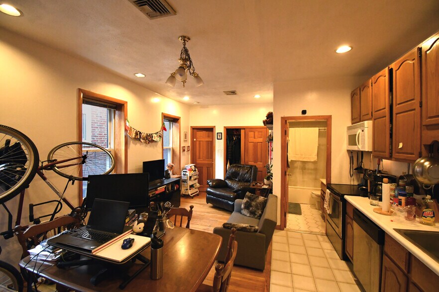 Building Photo - 374 North St