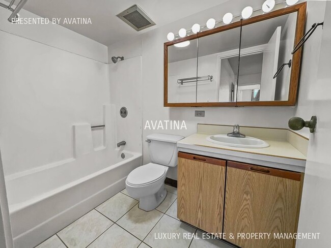 Building Photo - 1032 Kinau St