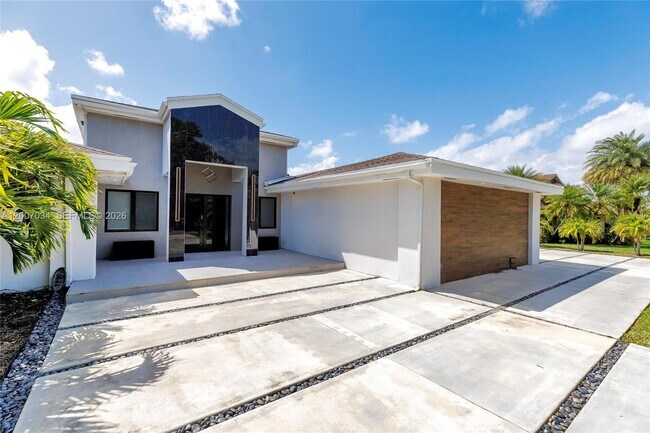 Building Photo - 13540 SW 98th Ct