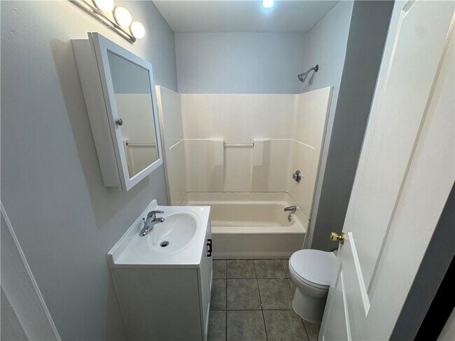 Building Photo - 136 Almy St