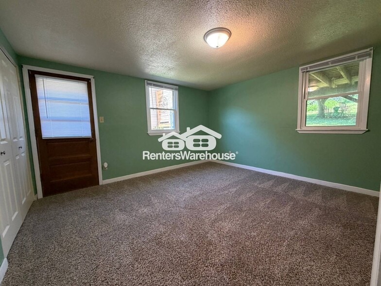 Building Photo - 1215 Cummins Pkwy
