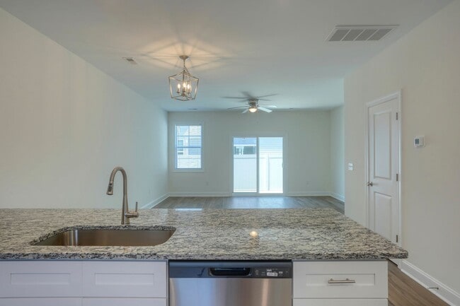Building Photo - 315 Starfish Ln